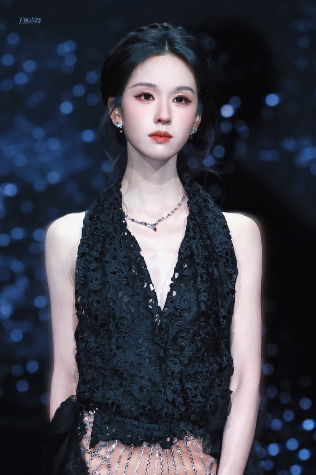 橘子夜聊优雅矜贵的黑天鹅🖤