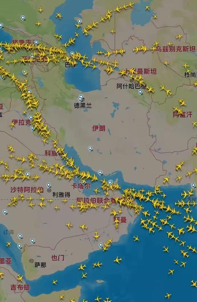 伊朗空域，已净空。一晚上了，还没有恢复......而，与此同时，在夏威夷上空