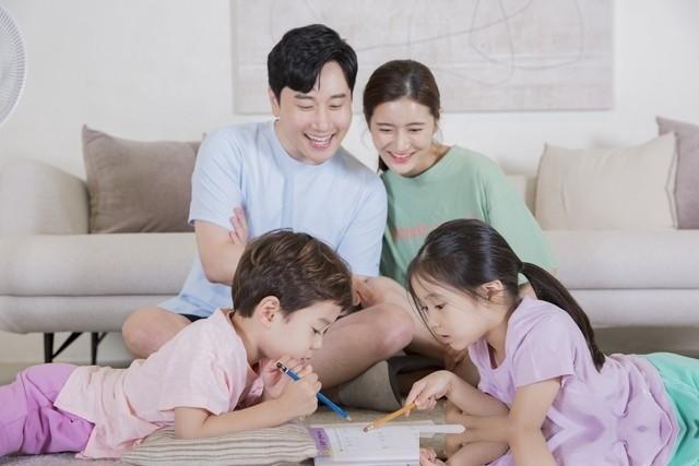 如果遭遇不幸的婚姻，过不好又离不了，怎么办？最明智的办法是不要较真较劲，要学会利
