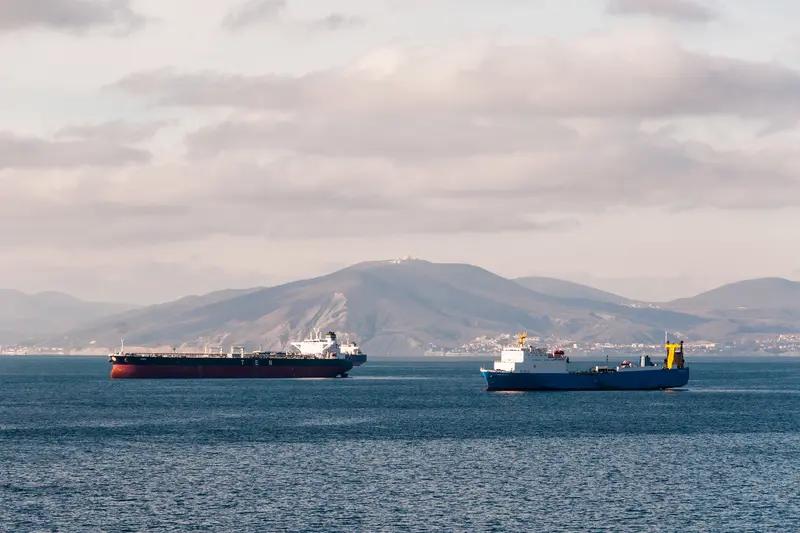 俄罗斯援助古巴这艘油轮终于可以直接驶向目的地古巴马坦萨斯港，3月29日美国国民警