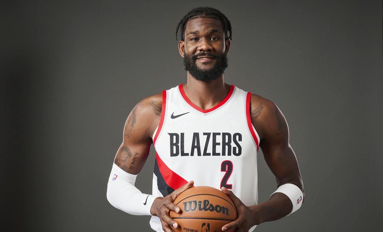 美媒体Bovada晒出了艾顿的最新下家赔率：1.勇士：+2352.湖人：+3