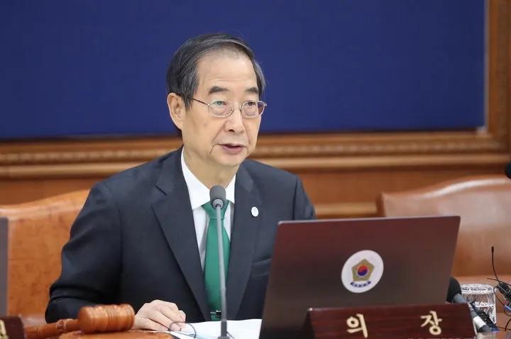 新华社快讯：韩国代总统、国务总理韩德洙5月1日宣布辞职。这一招可谓保守派精心设