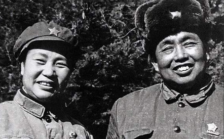 许世友被关押的时候，二婚妻子雷明珍和他提出离婚，许世友当即同意。后来许世友恢复清