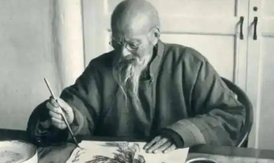1953年，有人花2块钱向齐白石求画，齐白石只画了2片咸鸭蛋，对方陪着笑脸：“有