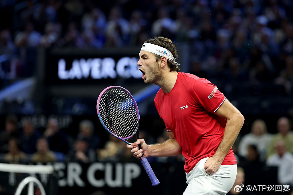 首胜NO.1☝️ATP拉沃尔杯第二比赛日，弗里茨以6-36-2击败阿尔卡拉斯，
