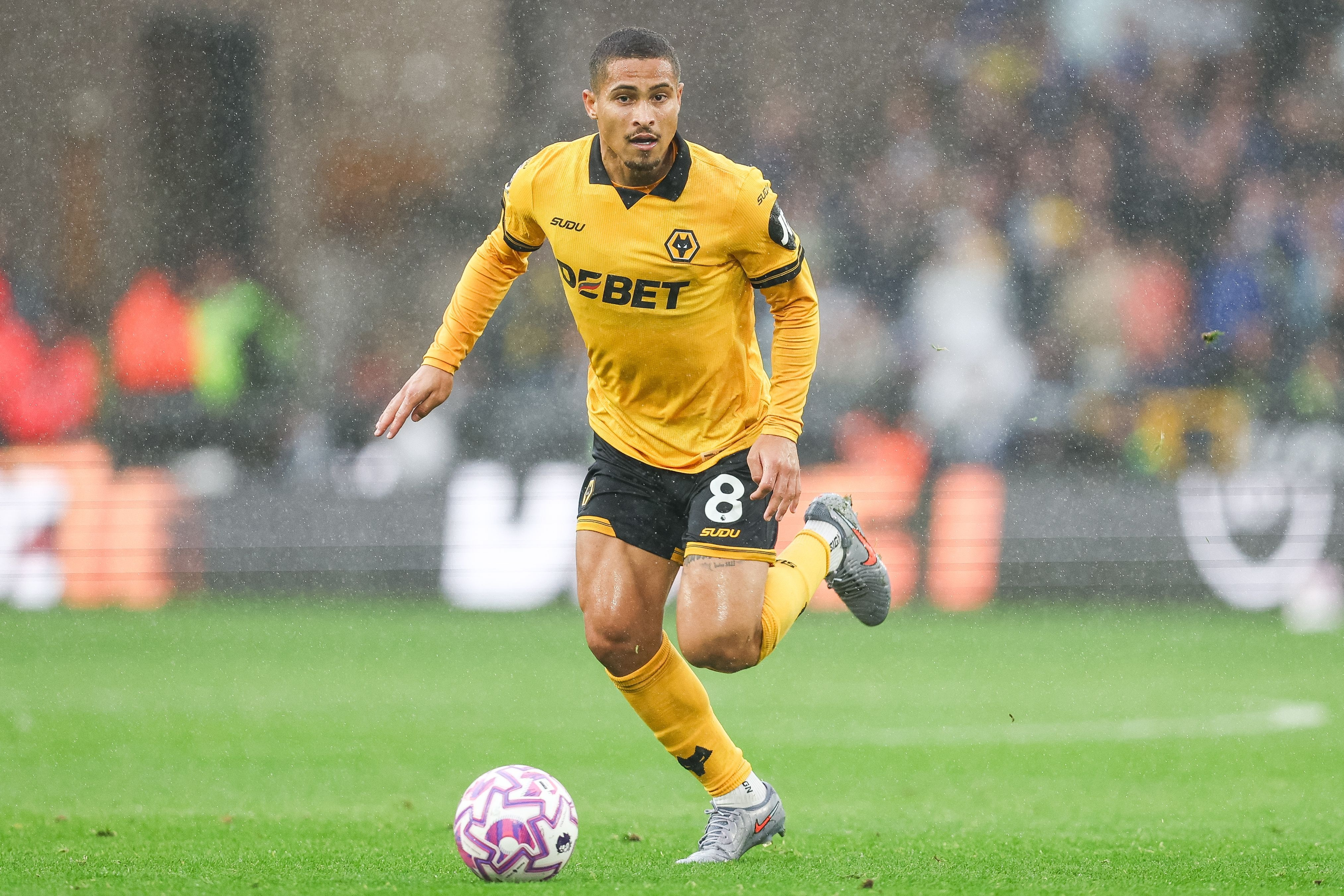 巴媒: 曼联与狼队就戈麦斯转会取得进展, 他可能冬窗5000万欧加盟