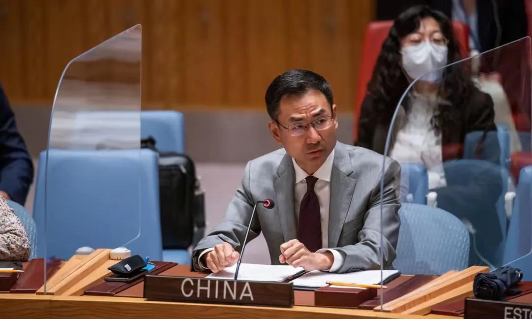 美国默许印度炸药运往莫斯科，却在联合国安理会一周内三次对中国发难，中国绝不惯着，