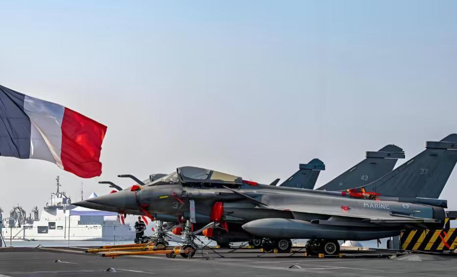 厉害了，泽连斯基打算向法国采购100架阵风战机，总额可能接近200亿欧元。很多人