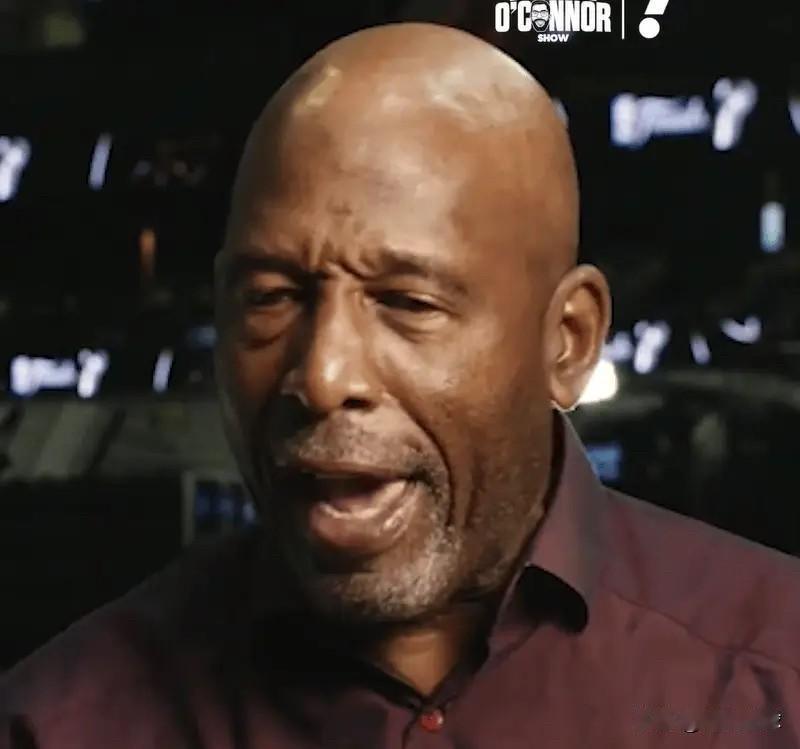 东契奇真独啊！湖人名宿沃西近日在节目中谈到了东契奇是否应该过多持球的问题，沃西说