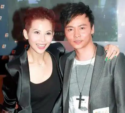 网传，当年刘銮雄在张晋跟前撂下一句：“你老婆跟了我六年。”现场瞬间鸦雀无声，众人