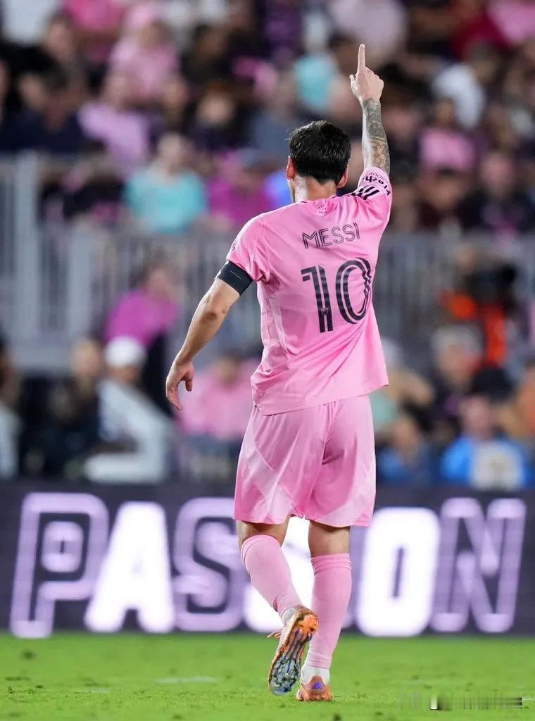 2025年世界足坛进球贡献最多的球员：莱昂内尔·梅西-62基利安·姆巴