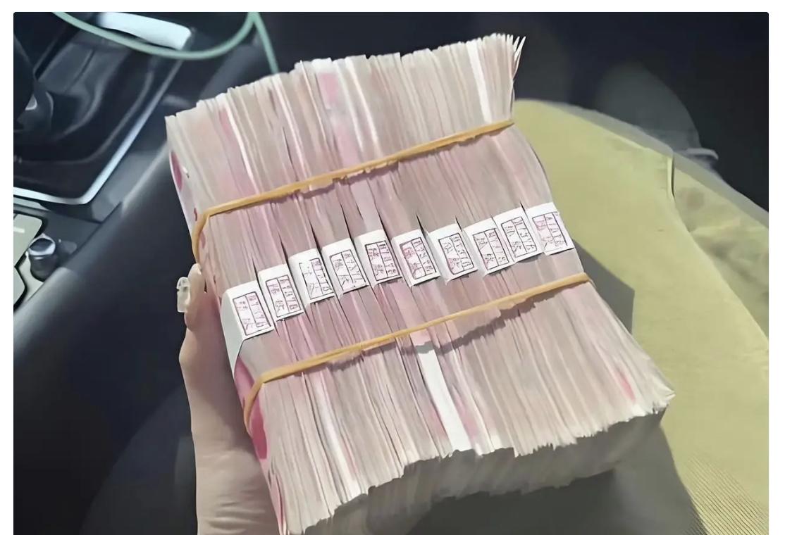 我同事的老爸真厉害，52岁被裁掉，签了保密协议，每个月12000的补贴，连续12