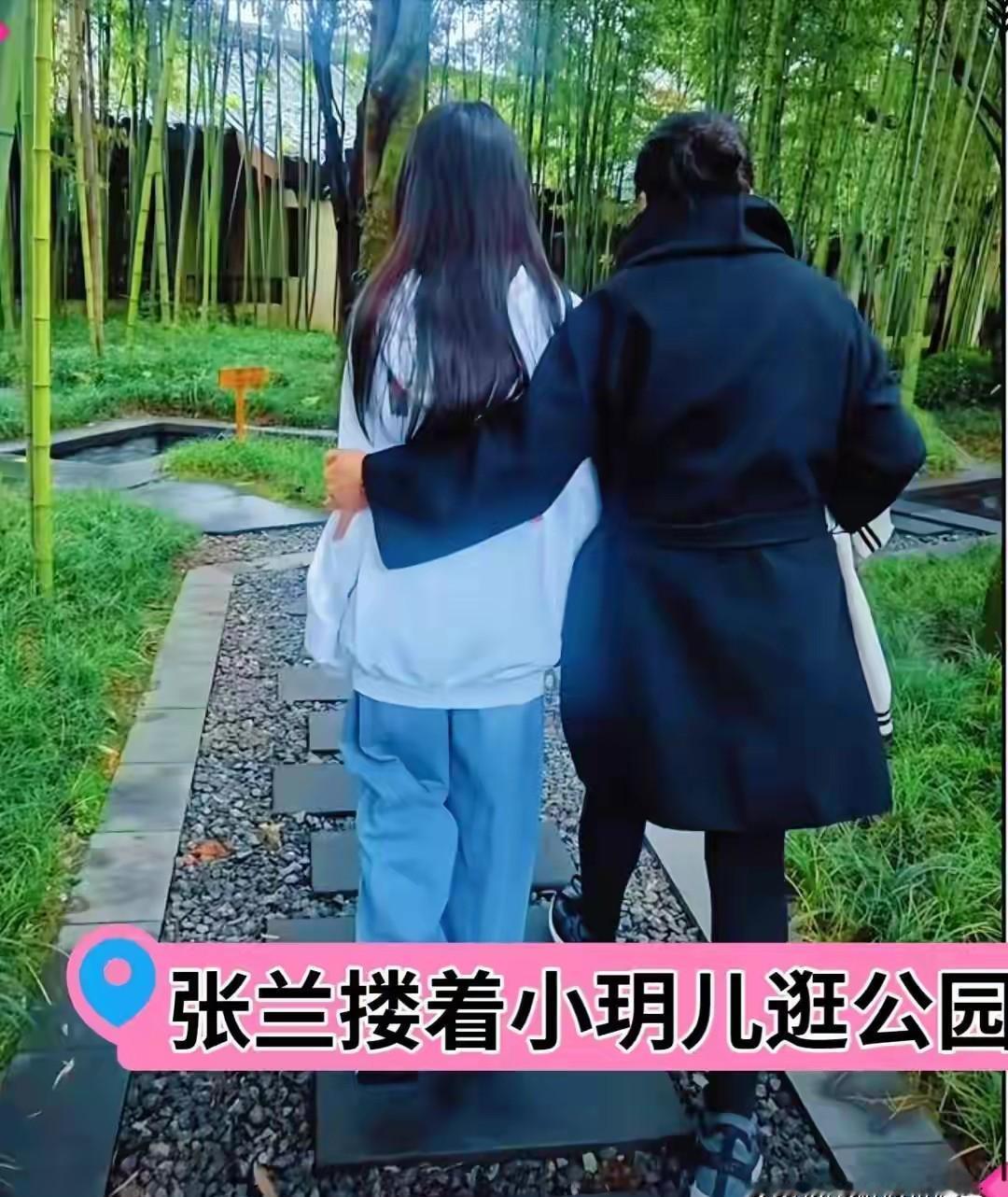 玥儿长高了，一米六五往上蹿，站那儿像根小竹竿。爸一米八，奶奶更高，这基因是开了