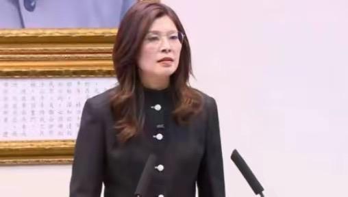 炸裂！郑丽文直接掀桌不演了，对着马英九、洪秀柱、朱立伦三大元老疯狂开轰：你们把国