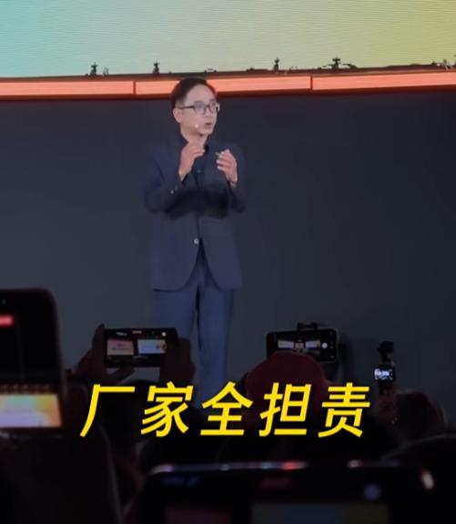 “第一次见这么傻的老板！”7月25日，广汽丰田搞了个大新闻：铂智7的电池要是起火