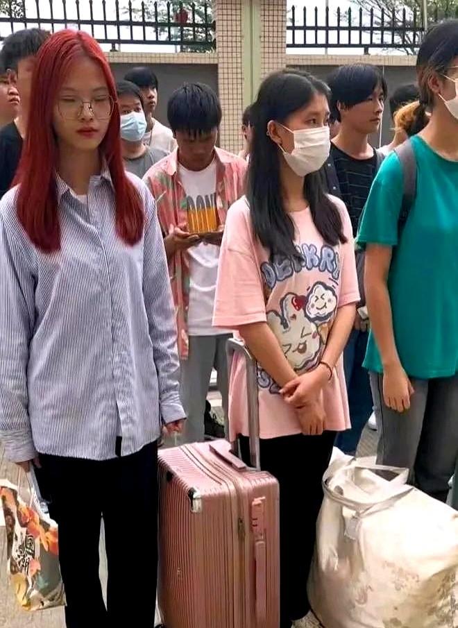 求求大家别打暑假工了。只要23岁以下，就严查工资流水、学信网证明和个税记录，