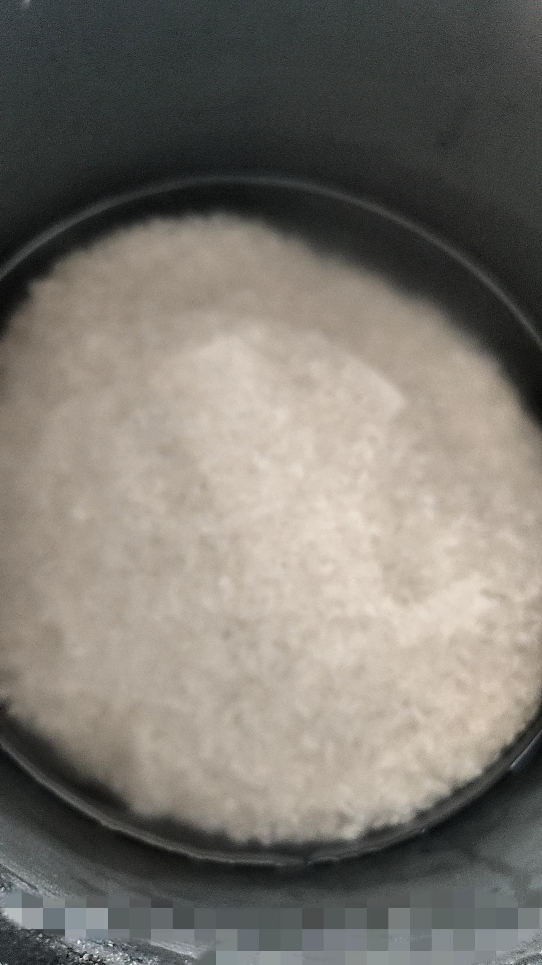 今天这出“厨房乌龙”，直接给我整笑又整emo了！兴冲冲折腾俩小时，红烧排骨