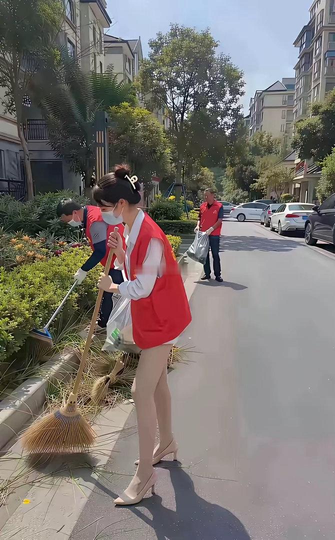 我就纳闷了，扫把不挨着地面，怎么扫？​​​