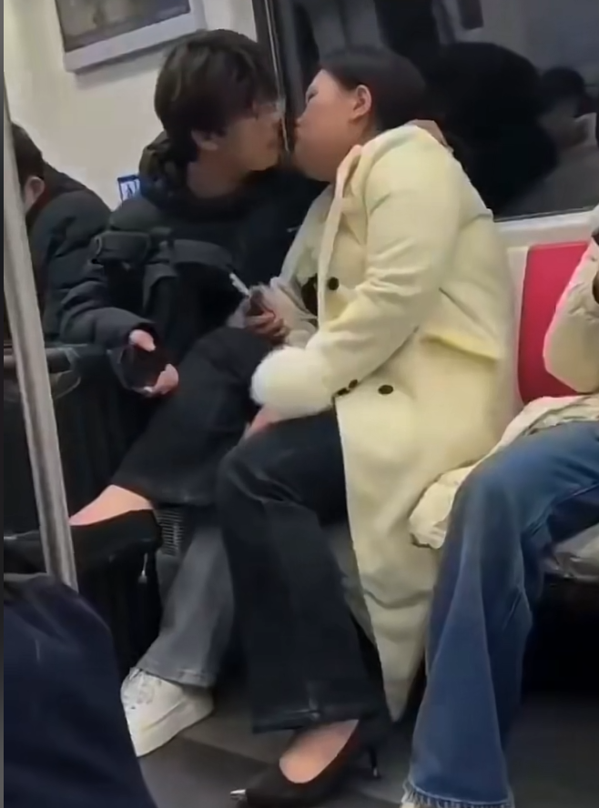 这小子勇气可嘉！直得配服！