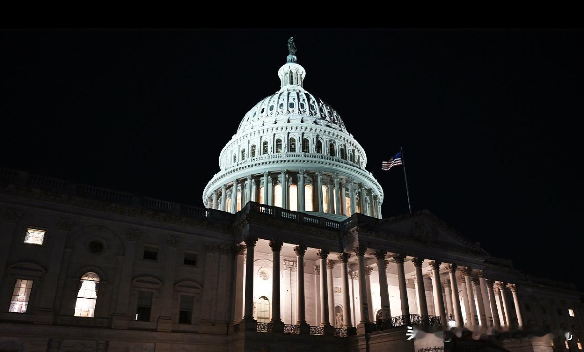 美国参议员们已达成协议，结束40天的政府停摆！特朗普表示，看来政府停摆即将结束！