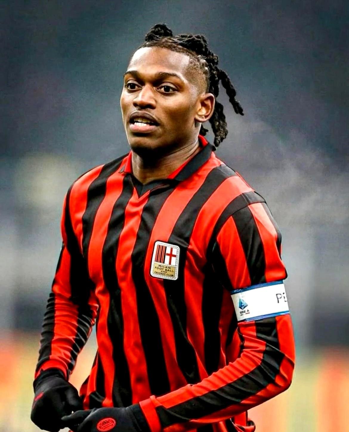 米兰球迷悬着的心，可以先放下了。莱奥的内收肌检查结果出来了，万幸，没有结构性