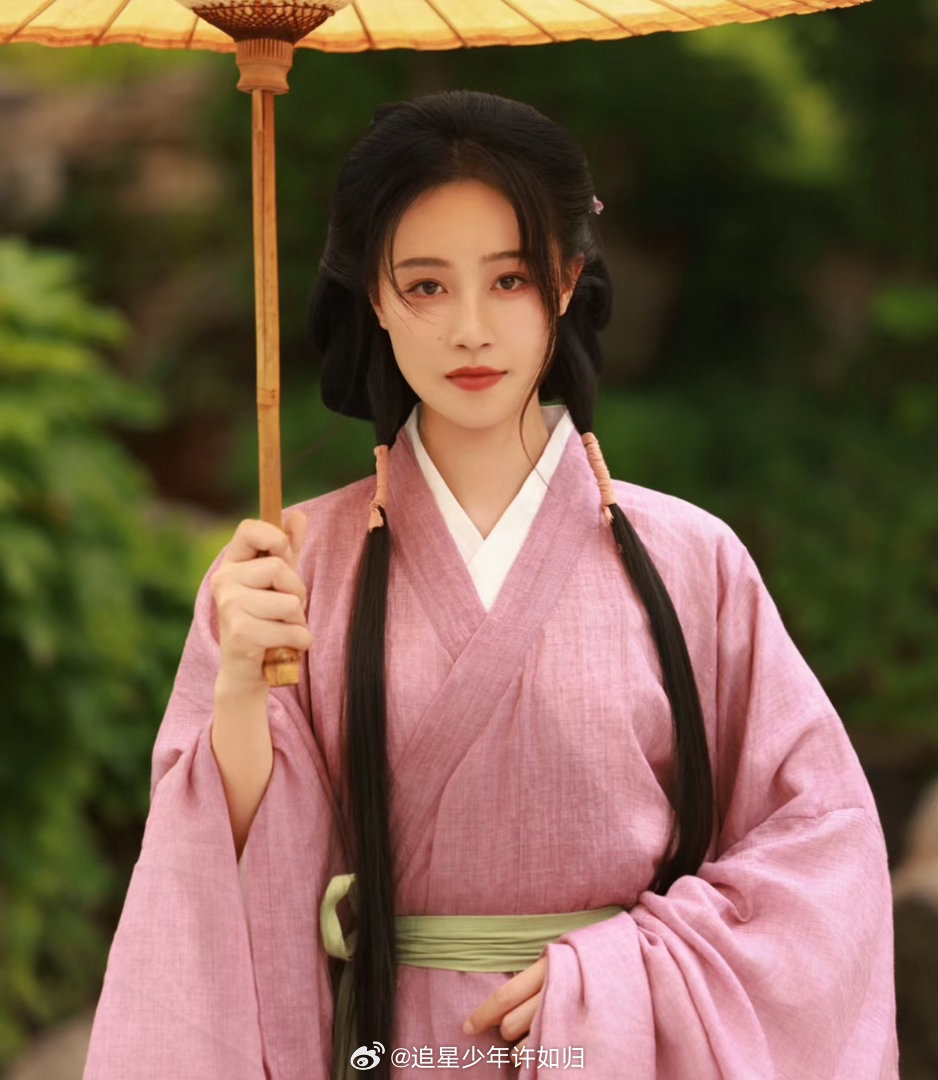 蓝盈莹还原2000年前的美有人说古装造型看多了都差不多，但蓝盈莹这套不一样。孔