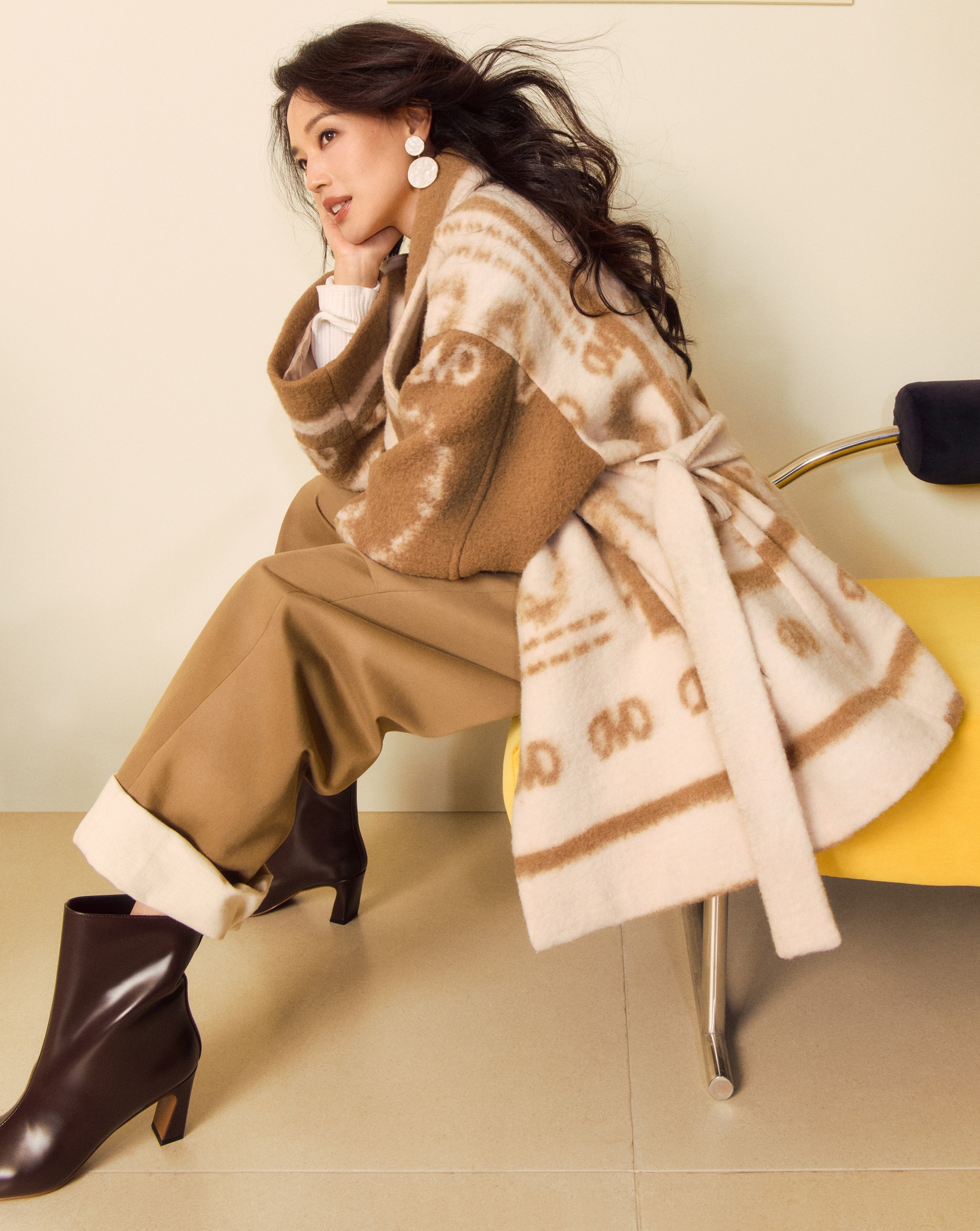 王晶说有人愿花100万请舒淇吃饭舒淇大长腿淡蓝中筒丝袜