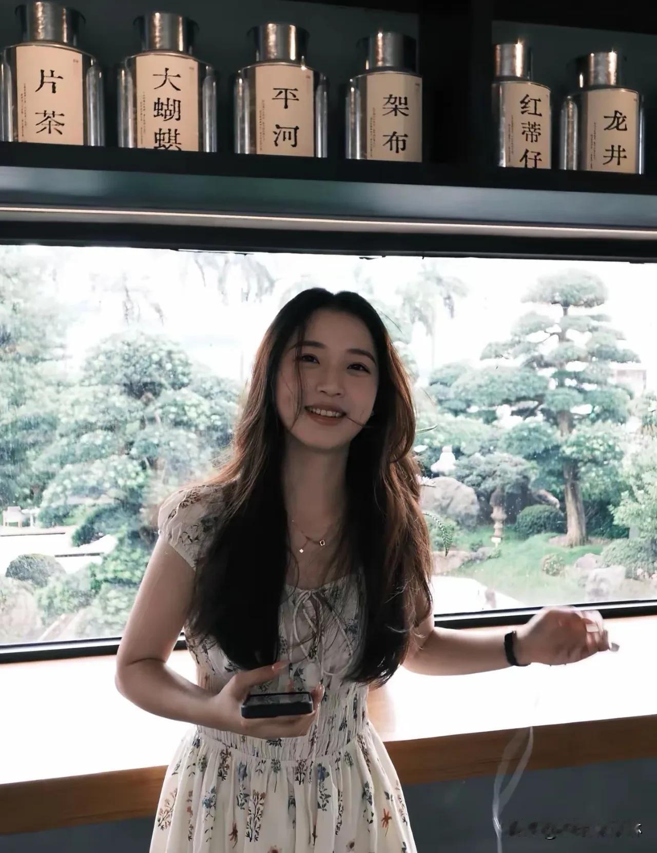 气质如兰，甜美动人一颦一笑皆是风景日常穿搭尽显温柔自信绽放独特