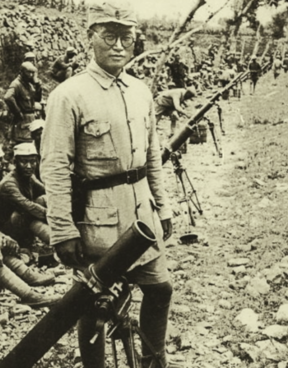 1939年，八路军一分区在突围时，副司令高鹏突想起还有饺子没拿，执意要回去拿。急