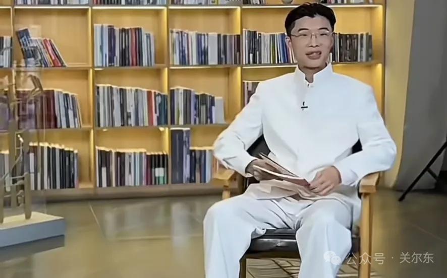 你确定这不是笑话吗？[捂脸哭]这几天，网红郭有才在某视分享《道德经》上了热搜网友