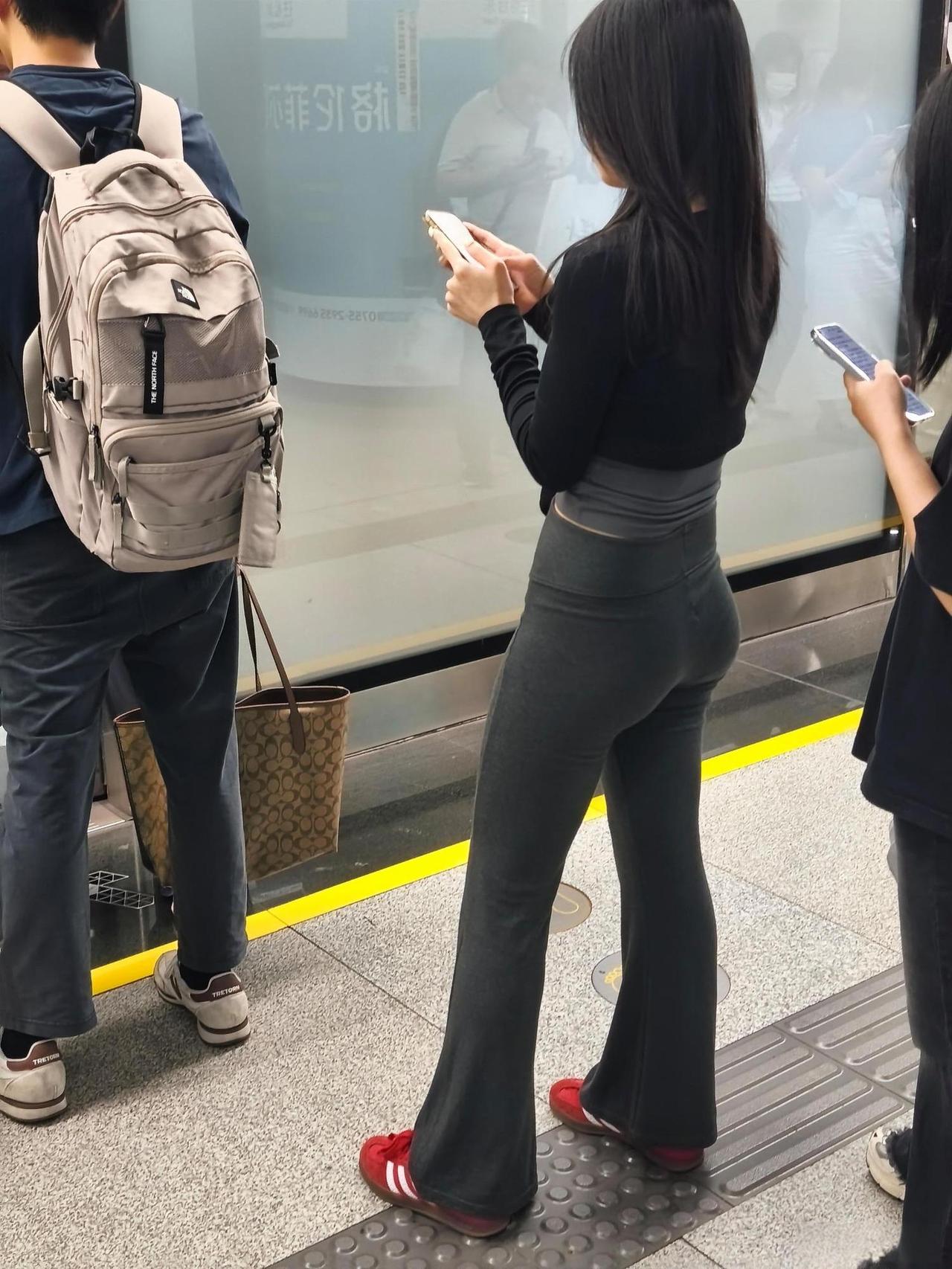 这身材真的是太棒了吧