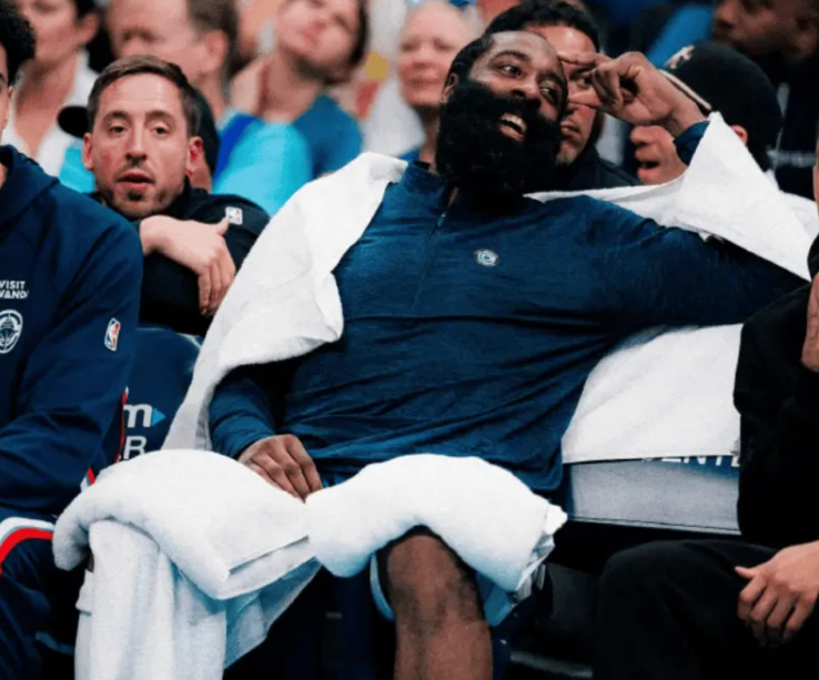 NBA常规赛快船客场对阵黄蜂的比赛已经结束。全场战罢，快船以131-116战胜黄