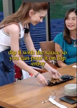 中餐厅第十季昆凌上菜那段看着是真舒服，姜妍的嘱托她也传达得清清楚楚。回头再看张雅