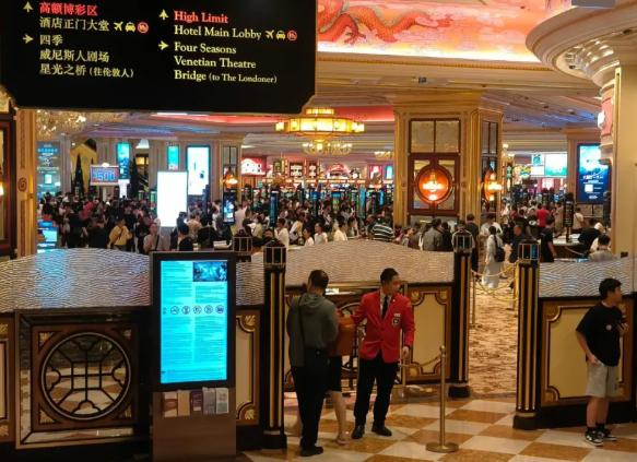在澳门赌场赢了3000万，起身就走，赌场会拦你吗？第一关，赌场不会明拦，但会