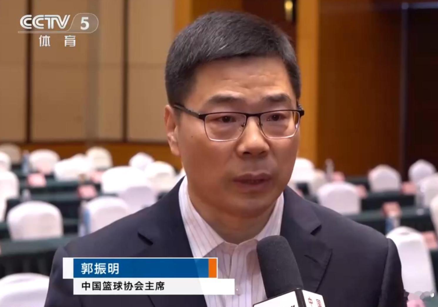 中国篮协主席郭振明在全国篮球工作会议期间回应了男篮世预赛中国男篮对阵韩国两连败