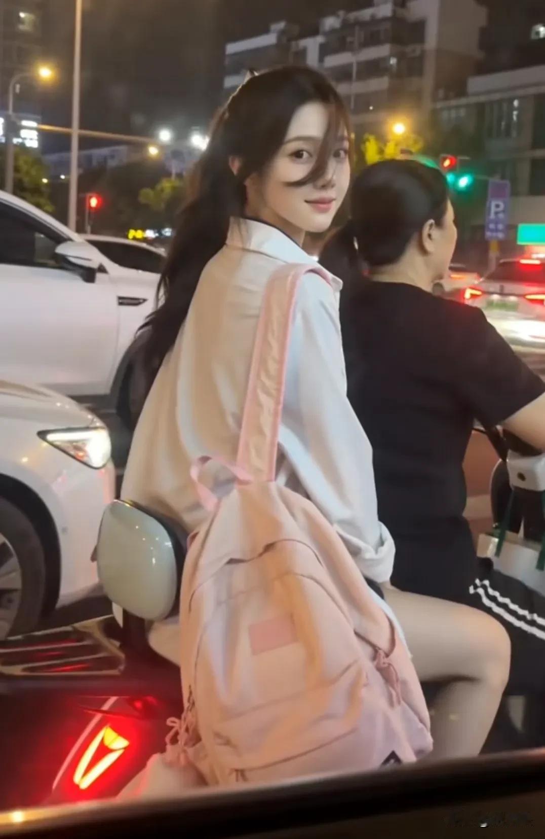 红灯还有15秒，快告诉我怎么搭讪。