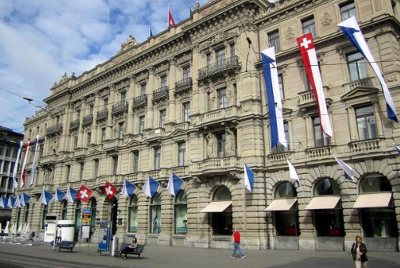 2026年3月，一个比俄乌战场更震撼的消息从阿尔卑斯山脚下传来……那个躲过两次