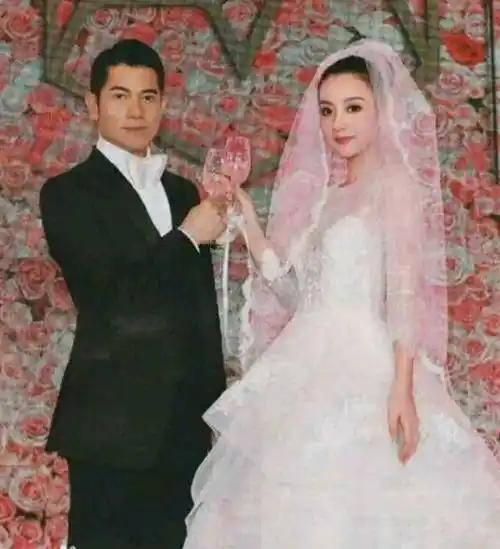 方嫂方圆用亲身经历告诉你，怀孕8个月狼狈打出租车也好，老公坐头等舱自己只能坐经济