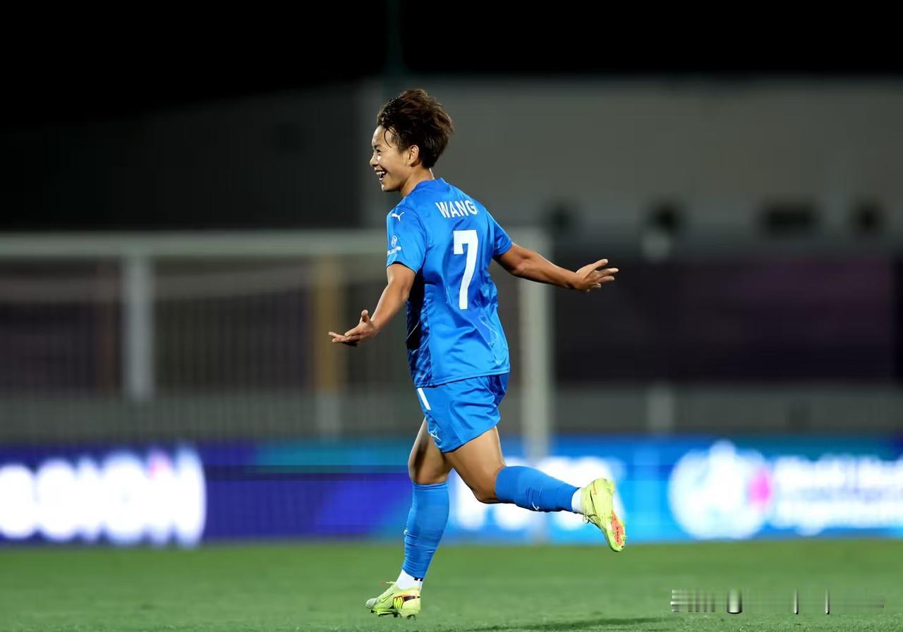 全程看完武汉江大女足和摩洛哥巴拉特皇家女足的女足冠军杯第二轮比赛。感觉中国女