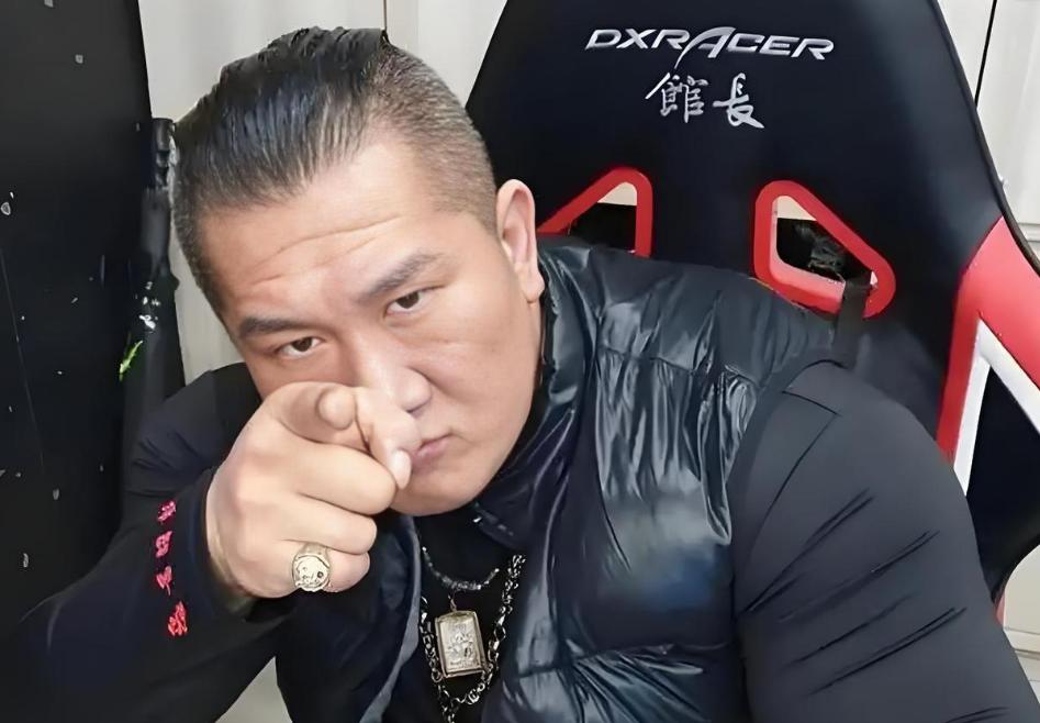 爆火！馆长痛骂黄国昌窜日，彻底决裂！馆长这次坐不住了看着黄国昌往日本