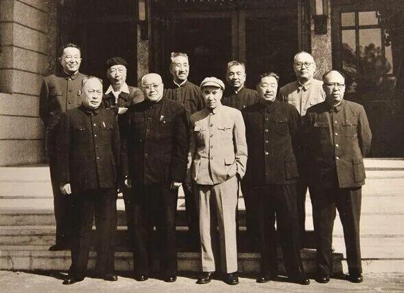 元帅们收养的烈士遗孤考1.朱总司令-孙维世（战友孙炳文之女，视同