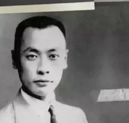 🌞1936年，叛变的地下党约陈毅到酒店里见面，没想到陈毅先去了叛徒家中，只