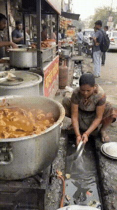 啧啧啧印度人的肠胃是铁胃[捂脸哭]