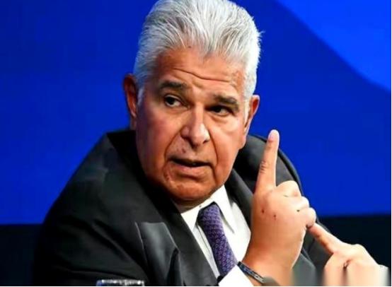 立陶宛一句话，让巴拿马感觉天都快塌了两块屏幕上的数字，正在讲述同一个故事。