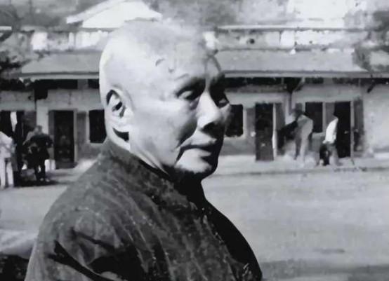 1934年，国民党少将救下了九万红军战士，建国后，毛主席亲自下令，一定要找到这位