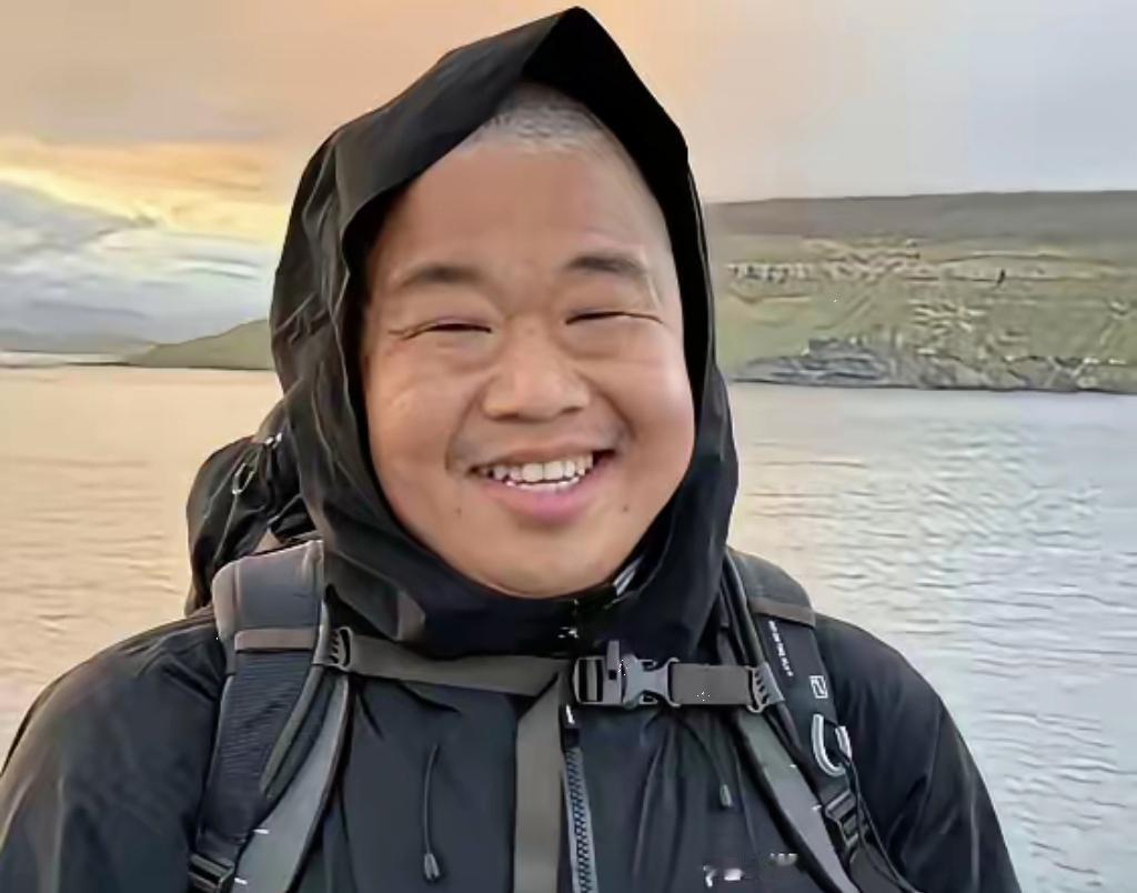 蓝战非早已立下遗嘱。他终身未婚，没有老婆孩子。​遗产分配方式清晰明确：30%