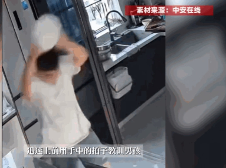 “这儿子不能要了！”7月3日，湖北，一位13岁的男孩在家里大吵大闹，把桌子上的碗