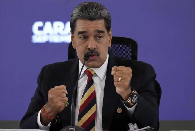 态度强硬的马杜罗罕见松口，不仅认可美国“禁毒”，还愿向美方开放石油投资。这不