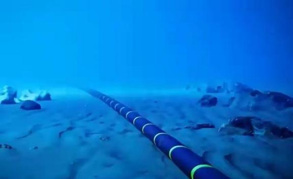 难怪美国对我们下死手，原来中国干了件连美英日都害怕的事情！全球互联网跑得飞快