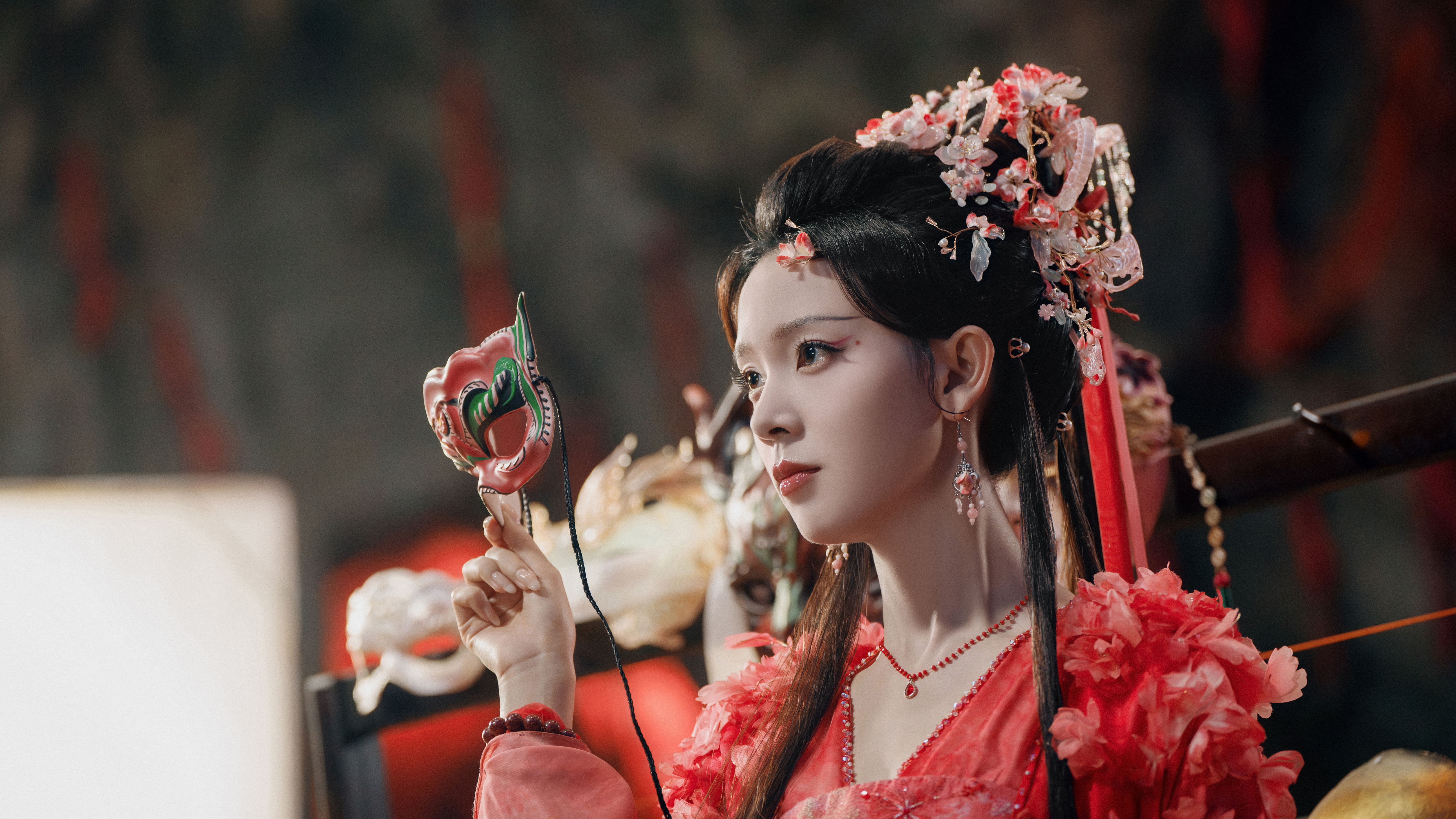 红桃♥️♥️♥️的漂亮红衣～～～陈瑶《水龙吟》西方桃☽